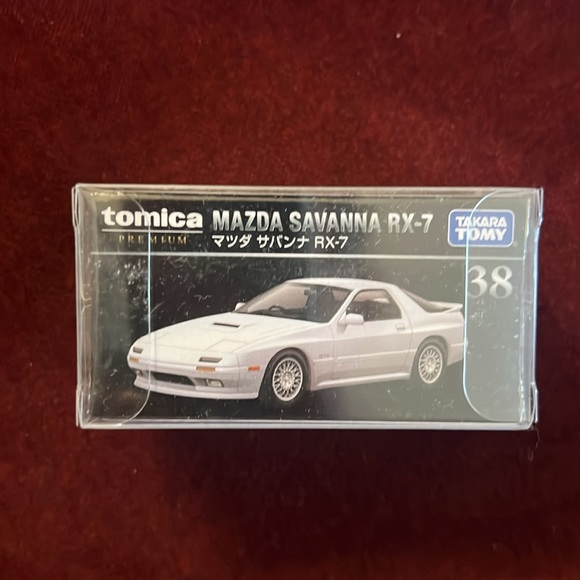 Tomica Premium No. 38 Mazda Savanna RX-7 - Picture 2 of 3